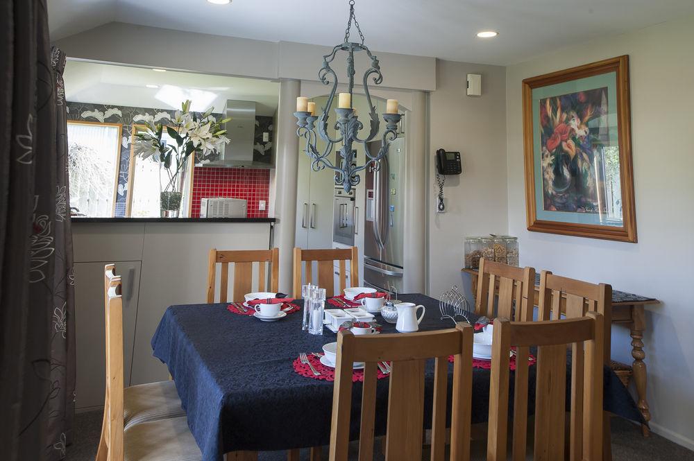 Blue Ridge Studios And Bed & Breakfast Te Anau Exteriör bild