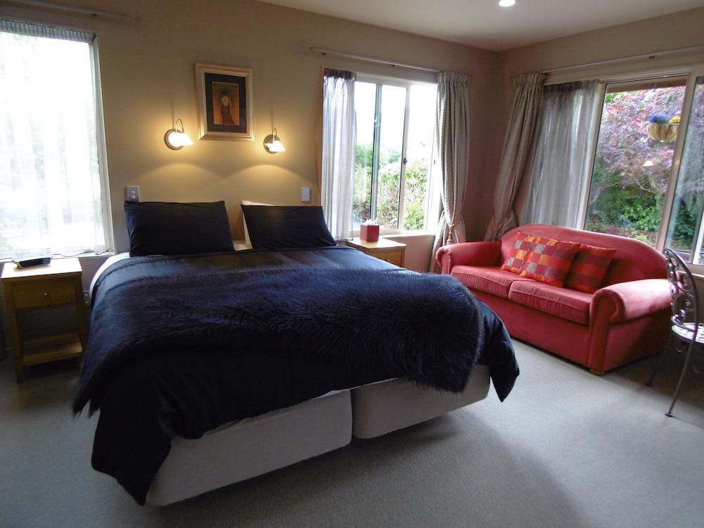 Blue Ridge Studios And Bed & Breakfast Te Anau Exteriör bild