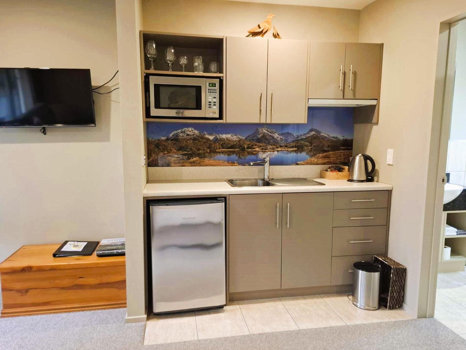 Blue Ridge Studios And Bed & Breakfast Te Anau Exteriör bild