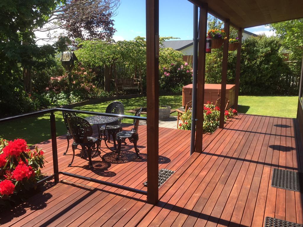 Blue Ridge Studios And Bed & Breakfast Te Anau Exteriör bild